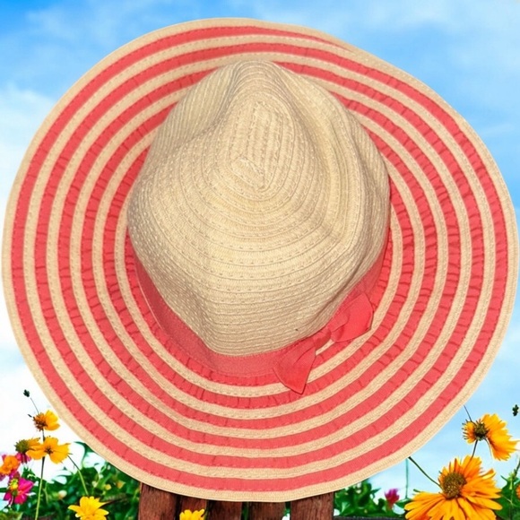 🌹NWOT:Crazy 8 Striped Cream and Pink Sun Hat - Picture 1 of 4